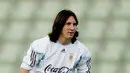 Lionel Messi pada tahun 2007 ketika sedang latihan jelang pertandingan laga persahabatan Argentina melawan Norwegia di Ullevaal Stadium pada Agustus 2007. (AFP/Stian Lysberg Solum/Scanpix Norway)