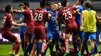 Pemain Shanghai SIPG dan Guangzhou R&F berseteru setelah provokasi mantan pemain Chelsea, Oscar. (AFP/Str)