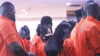 Warga Negara Asing (WNA) yang terjaring Operasi Pengawasan Wira Waspada Jabodetabek dihadirkan saat konferensi pers di kantor Direktorat Jenderal Imigrasi, Jakarta, Rabu (8/10/2025). (merdeka.com/Arie Basuki)