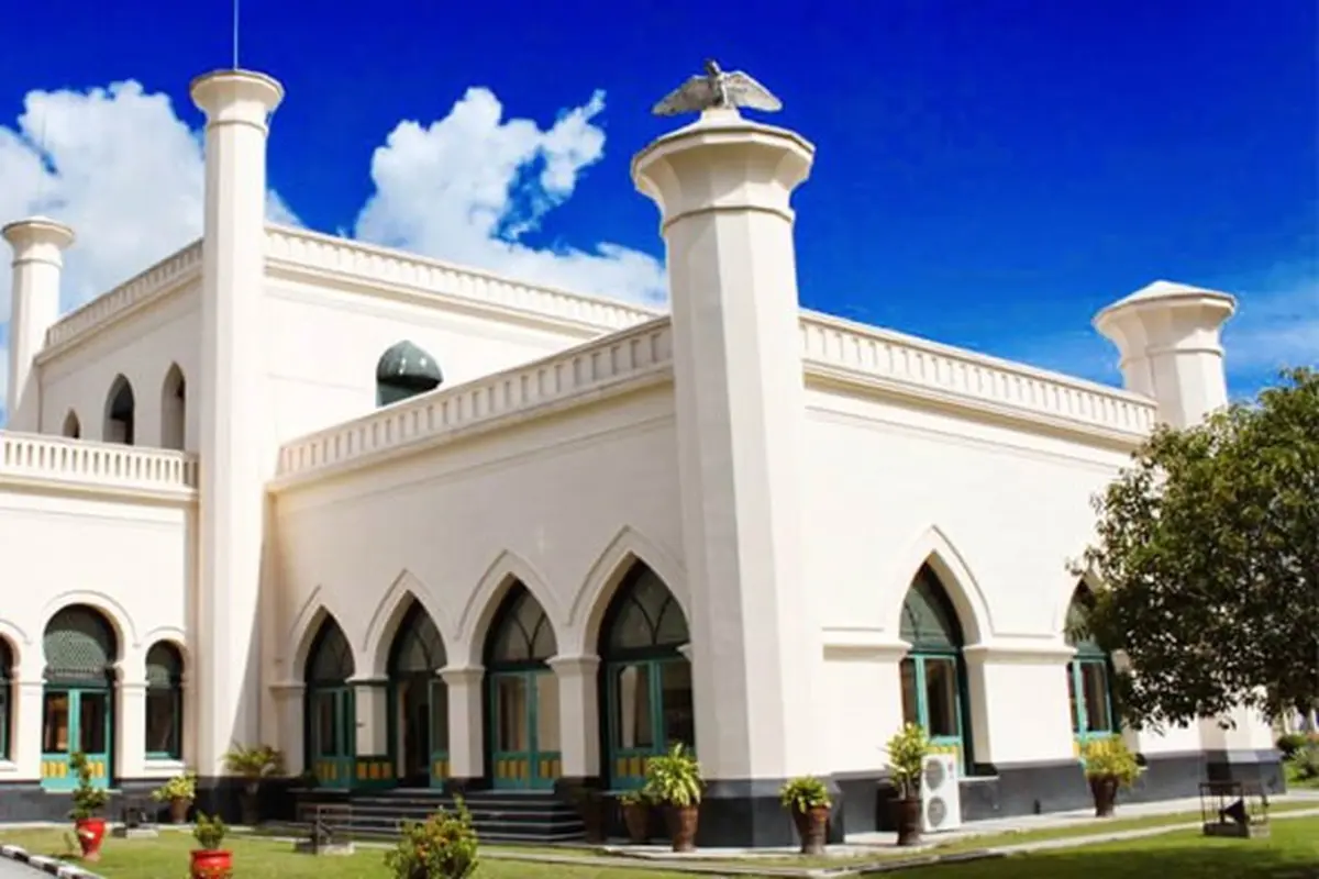 6 Fakta Menarik tentang Siak, Punya Istana Sultan hingga Danau Zamrud