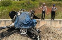 Pengemudi Toyota Raize Kecelakaan lalu Terbakar di KM 158 Cisumdawu Seorang Mahasiswa, Tewas Akibat Benturan Keras