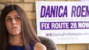 Danica Roem (33) saat berada di kantor kampanyenya, di Manassas, Virginia, (22 /9). Mantan jurnalis ini mengalahkan kandidat petahana, Bob Marshal dari Partai Republik, yang telah menduduki kursi legislatif sejak 1992. (AFP PHOTO/Paul J. Richards)