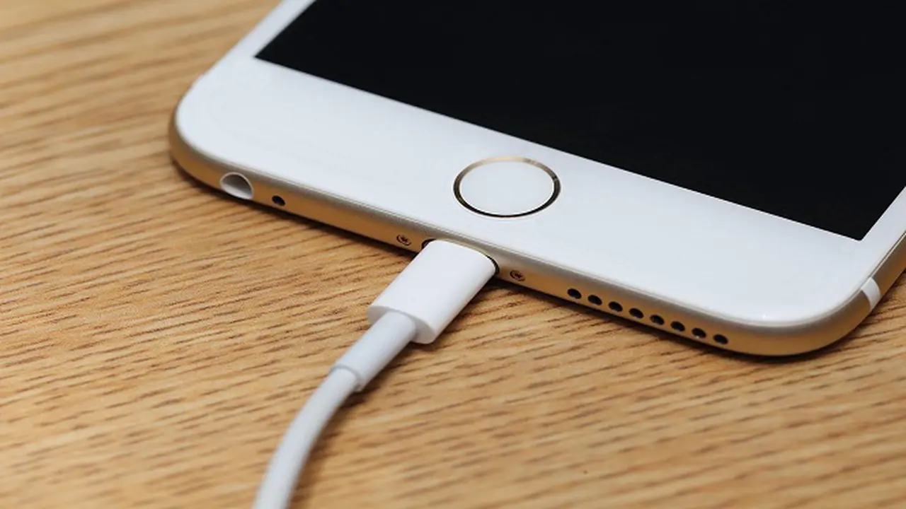 Tips Charge Baterai Smartphone Dua Kali Lebih Cepat 2