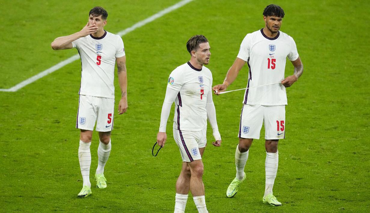 Jumlah poin tersebut sama seperti Republik Ceska sebagai pimpinan klasemen dan hanya unggul tiga poin dari Kroasia dan Skotlandia. Artinya Timnas Inggris bisa saja tersingkir di matchday 3 atau terakhir. (AP/Matt Dunham, Pool)