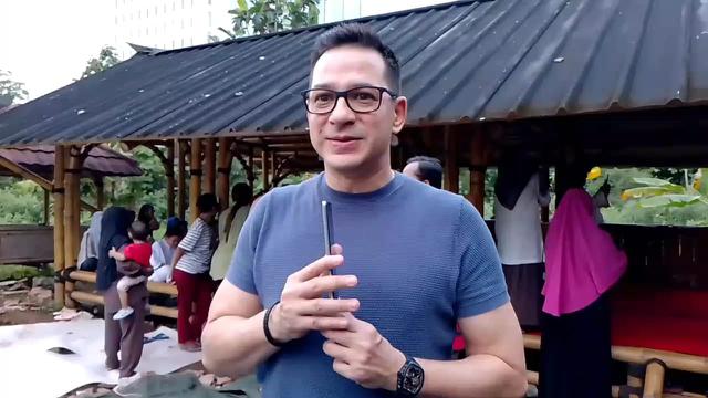 Ari Wibowo mengunjungi Yayasan Indonesia Hijau