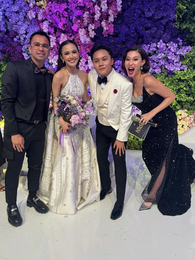 6 Potret Raffi Ahmad Tepati Janji Jadi MC di Nikahan Rizky Febian, Datang dari Afrika