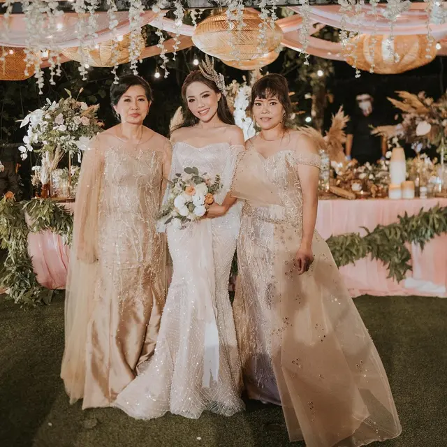Momen Resepsi Pernikahan Steffy Ai Eks Cherrybelle. (Sumber: Instagram/steffy_ai)