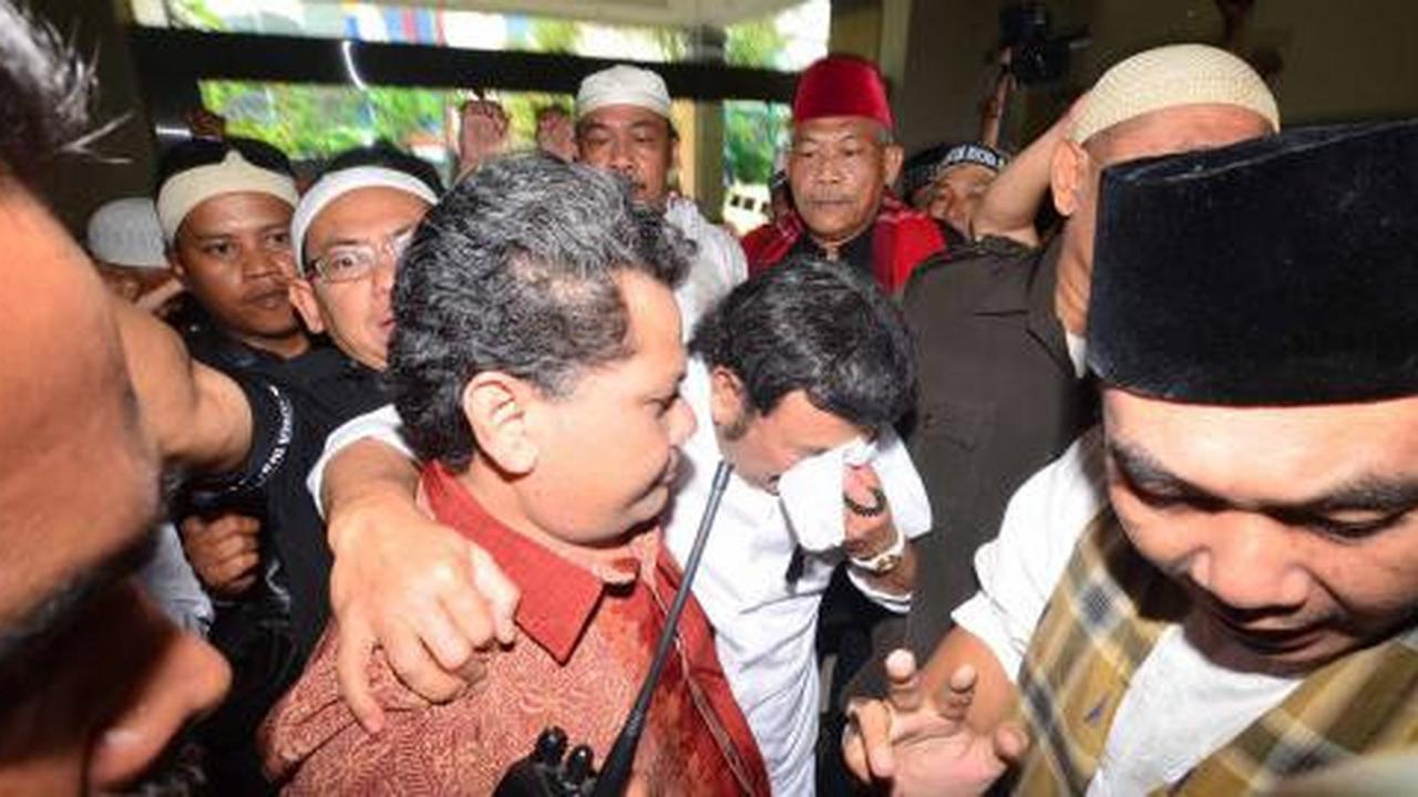 Puluhan fans kawal Rhoma Irama di Panwaslu DKI