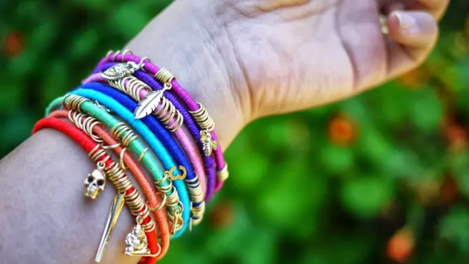 Kamu Stylish? Ini Aksesoris Tangan di Bawah 50 Ribu