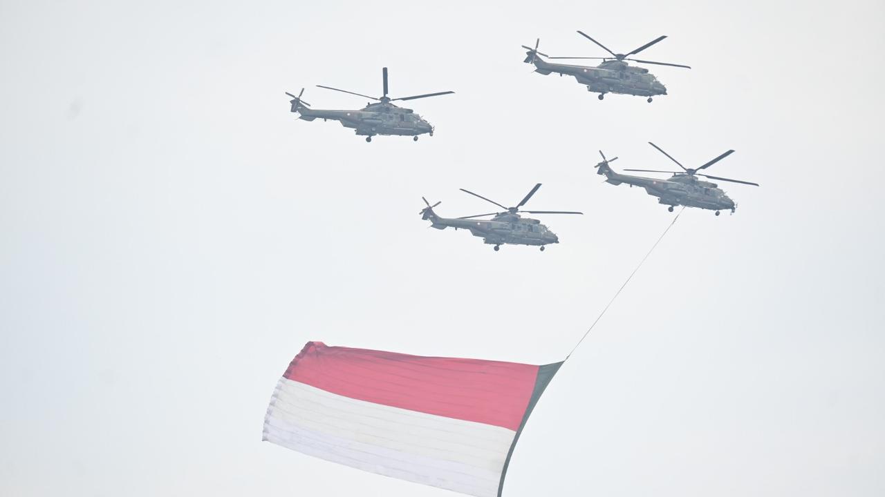 Demo udara TNI AU di HUT ke-80 TNI di kawasan Monumen Nasional (Monas)