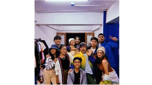 Sinetronnya Viral, Ini 6 Potret Kompak Pemain Magic 5 di Lokasi Syuting