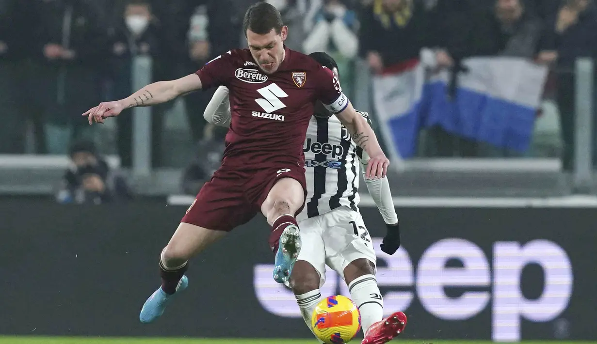 Sang tamu tak mau menyerah begitu saja atas rival bebuyutan. Lewat serangkaian serangan akhirnya Torino berhasil menyamakan skor lewat aksi Andrea Belotti di babak kedua tepatnya pada menit ke-62. (Spada/LaPresse via AP)