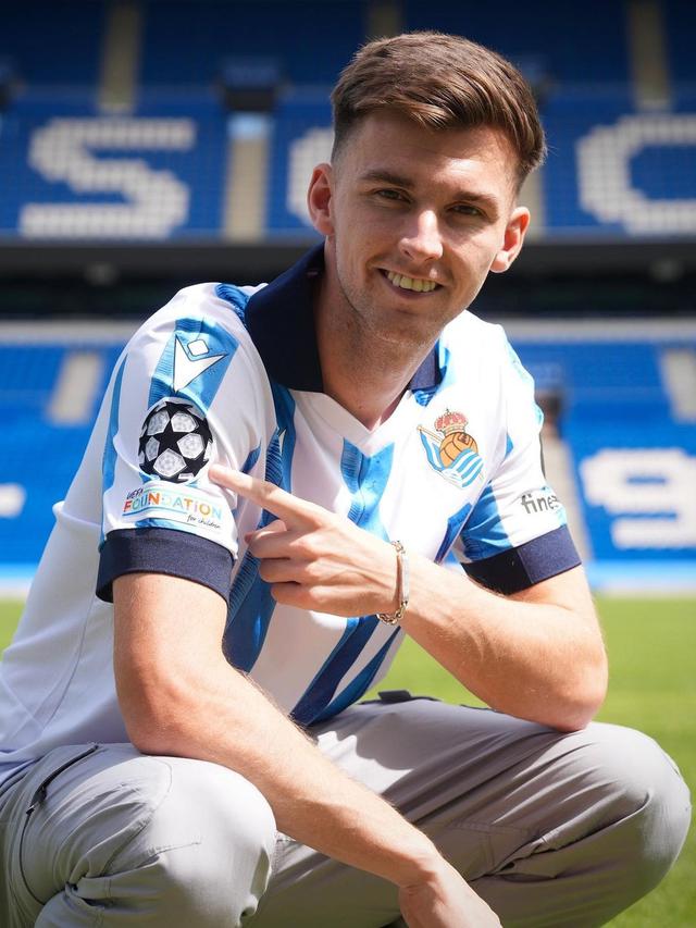 Kieran Tierney Resmi Merapat ke Real Sociedad