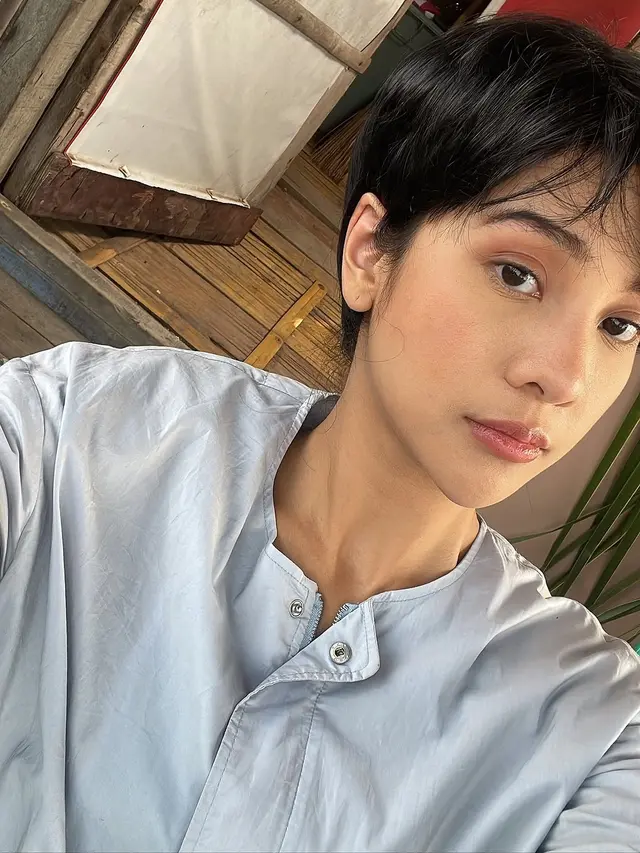 6 Potret Anya Geraldine di Balik Layar Film Mendadak Dangdut, Capek Tahan Tawa
