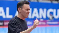 Pelatih Timnas Futsal Indonesia, Hector Souto Vazquez usai memimpin skuad Garuda bertanding melawan Irak pada laga penyisihan Grup A Piala Asia Futsal 2026 di Indonesia Arena, Kompleks Gelora Bung Karno, Senayan, Jakarta, Sabtu (31/1/2026). (Bola.com/Bagaskara Lazuardi)