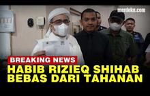 VIDEO: Habib Rizieq Shihab Bebas, Disambut Keluarga dengan Salawat di Petamburan