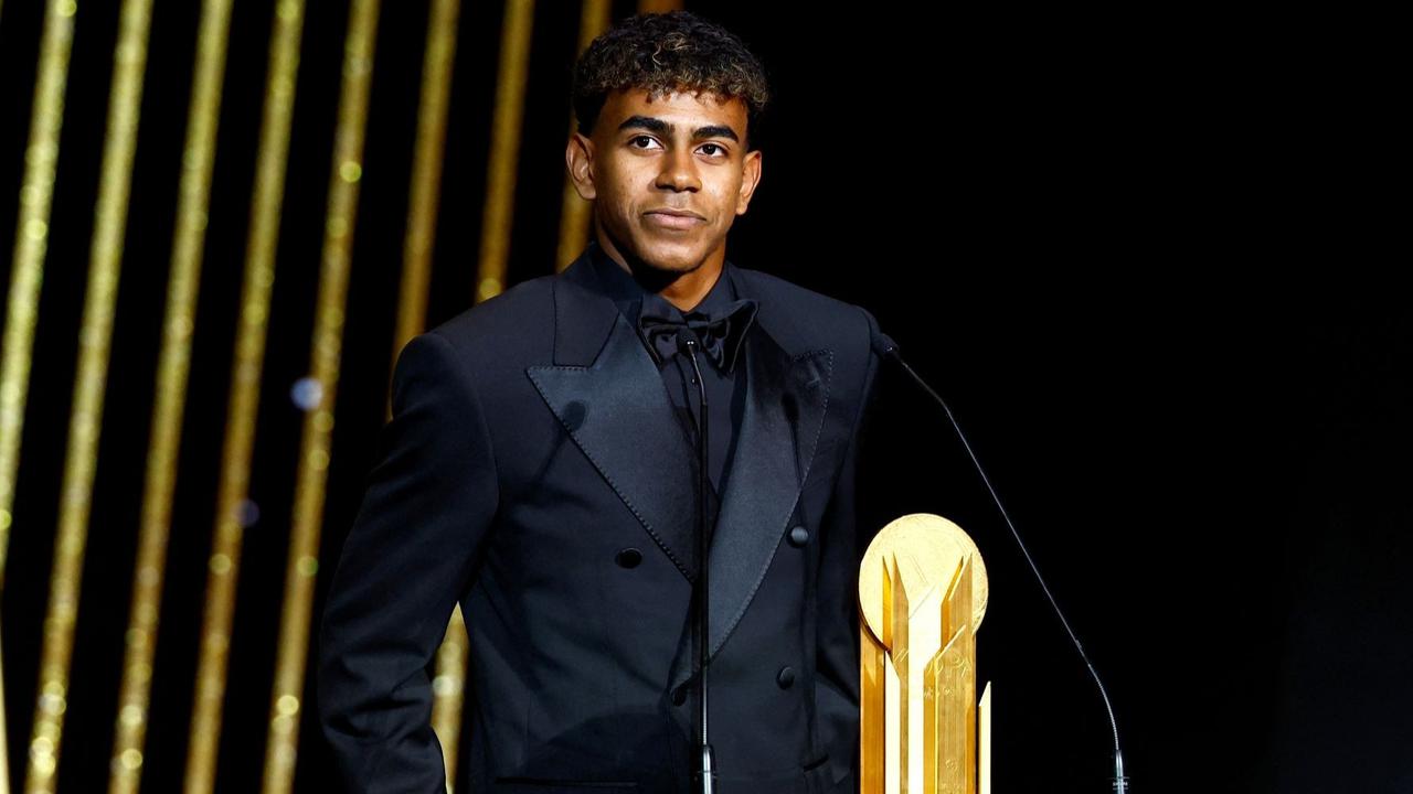 FOTO: Lamine Yamal Raih Kopa Trophy 2024, Ini Sederet Rekor Fantastisnya