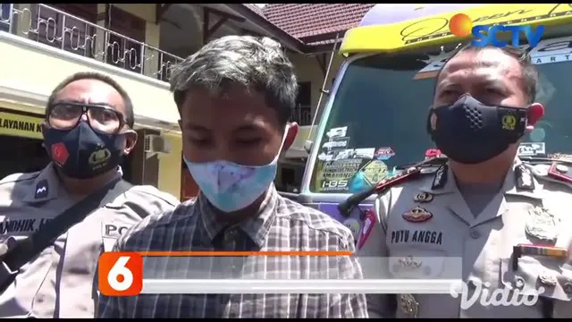 Video viral aksi sopir truk yang tengah berkendara secara ugal-ugalan di kawasan Jalan Raya Candipuro, Lumajang, Jawa Timur. Dalam video berdurasi 30 menit tersebut, sang sopir tampak sengaja mengemudikan truk secara ugal-ugalan.