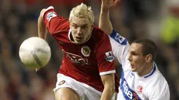 Mantan striker Manchester United, Alan Smith berkarier di Liga Inggris selama 14 tahun (1998-2012). Pria berambut pirang tersebut tercatat pernah mendapatkan 7 kali kartu merah selama 284 penampilannya. (AFP/Andrew Yates)