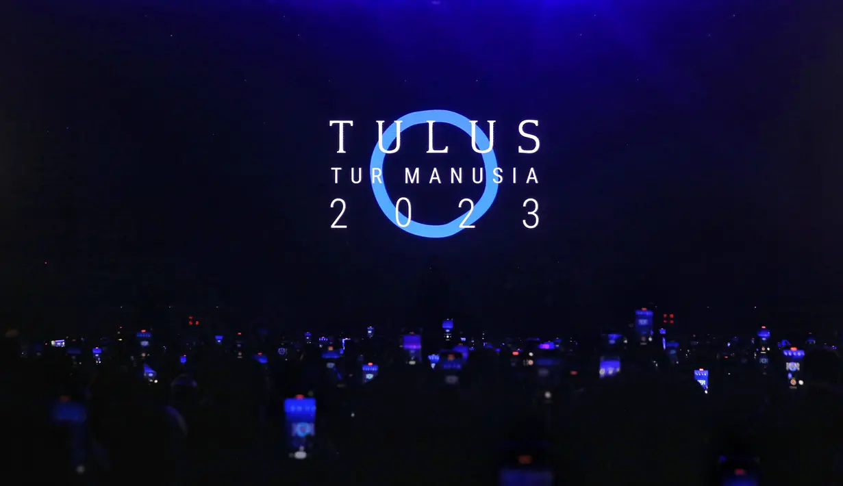 Tulus Tur Manusia 2023 memasuki babak akhir di Jakarta pada 3 Maret 2023 kemarin. Konser digelar dengan meriah di JIExpo Kemayoran Jakarta. [Adrian Putra/Fimela.com]