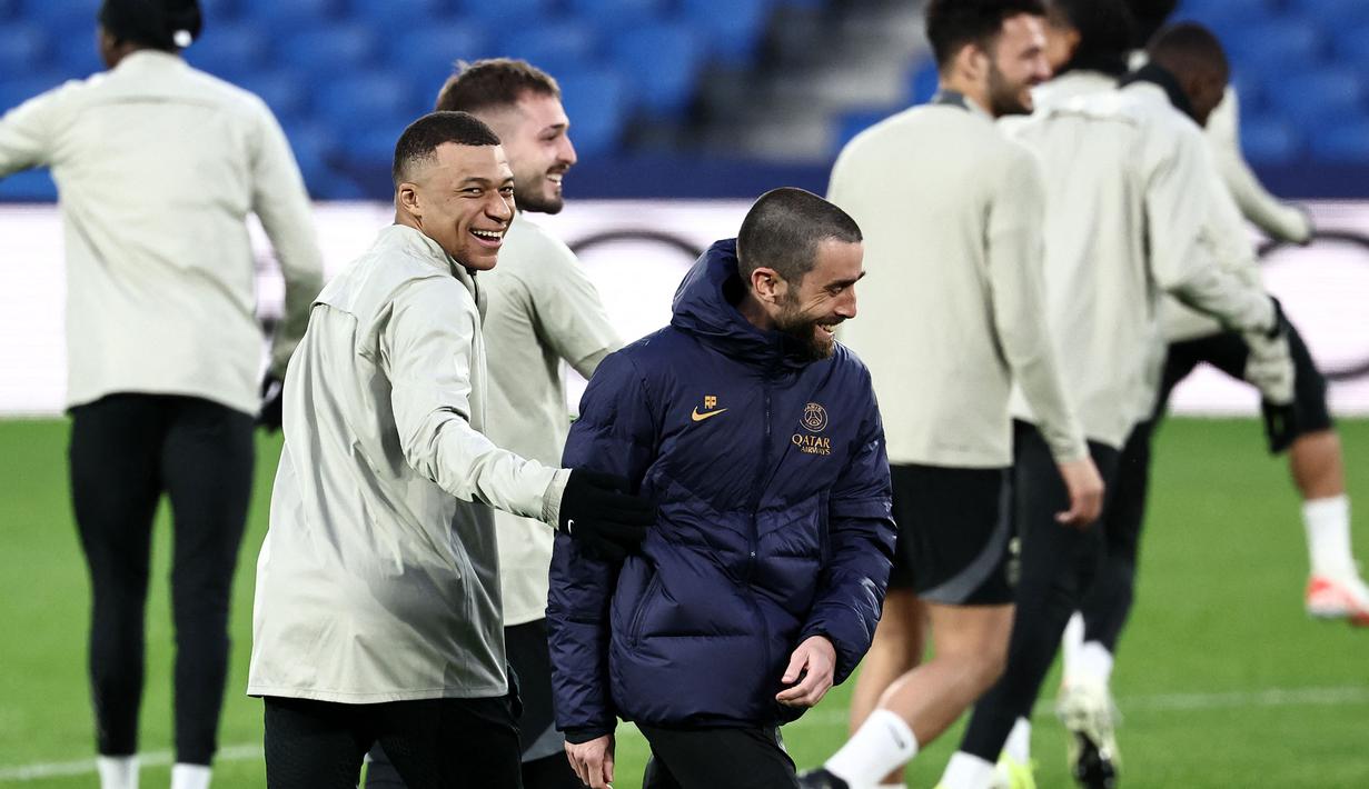 Paris Saint-Germain akan melakoni laga tandang melawan Real Sociedad di leg kedua 16 besar Liga Champions 2023/2024. (FRANCK FIFE/AFP)