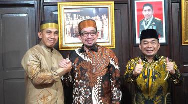 Ketua Majelis Syura PKS Dr Salim Segaf Aljufri dalam Program Dr Salim Menyapa Indonesia di Provinsi Sulawesi Selatan melakukan silaturahmi dengan Pangdam XIV/Hasanuddin Mayjen TNI Andi Muhammad.