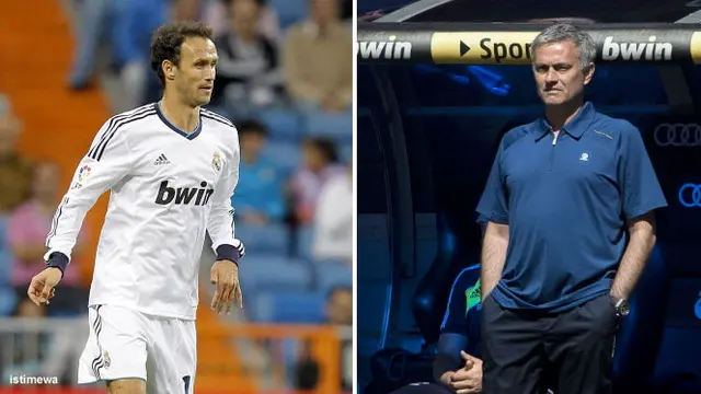ricardo-carvalho-and-mourinho-130602c.jp
