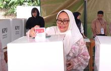 Momen dan Ekpresi Ratu Atut Kembali Nyoblos usai Bebas dari Penjara