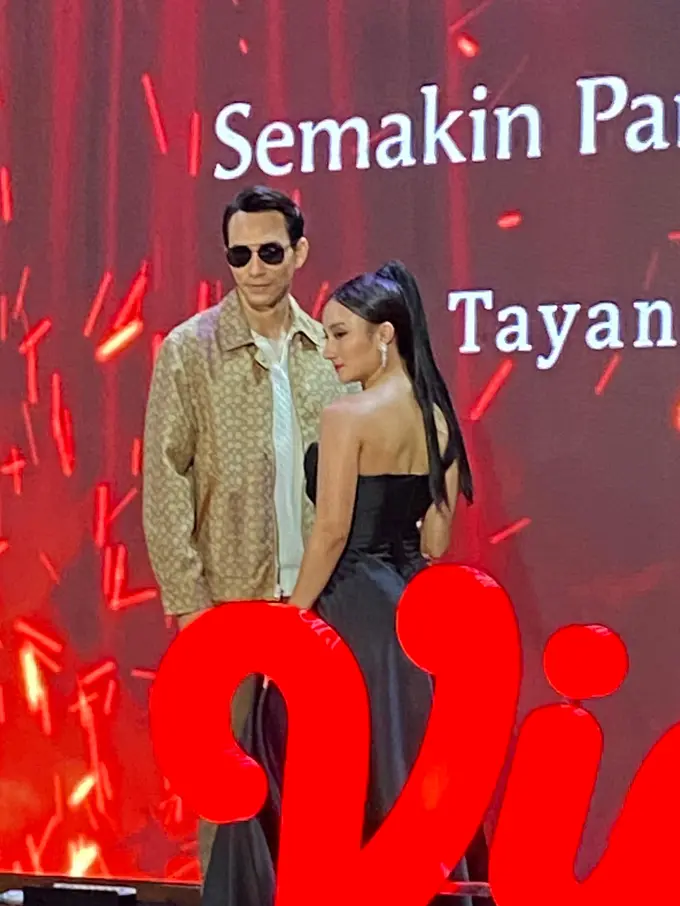 Darius Sinatrhya dan Naomi Zaskia