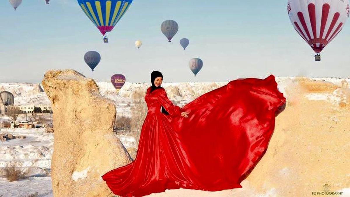 6 Gaya Pemotretan Ria Ricis di Cappadocia, Tampil Mewah Kenakan Gaun ...