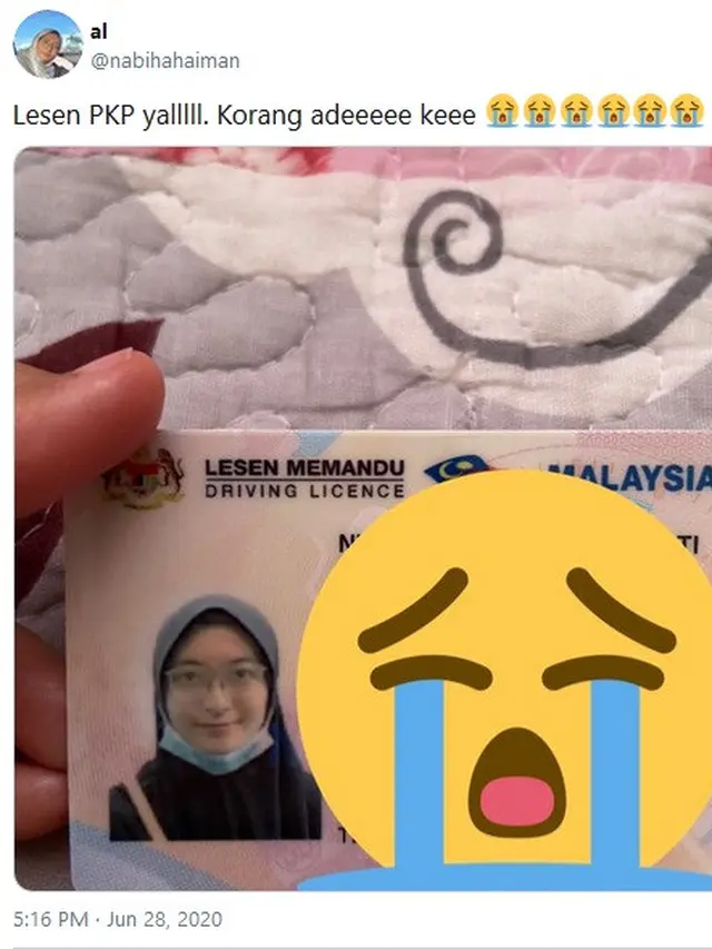 cewek lupa lepas masker saat foto SIM