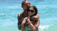 Mantan Bintang Milan Sumringah Tahu sang Pacar Hamil