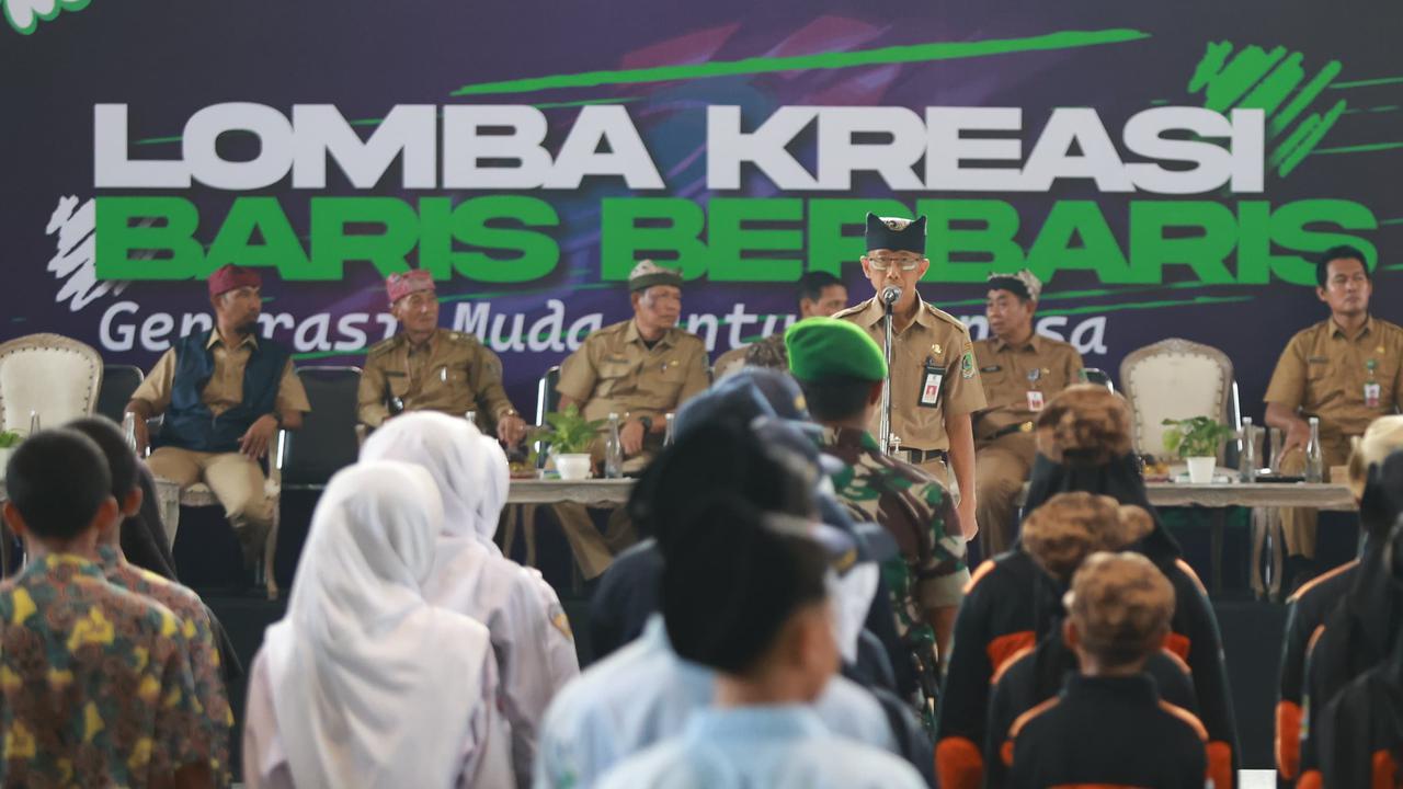 Ratusan Pelajar Banyuwangi Ikuti Kompetisi Kreasi Baris Berbaris