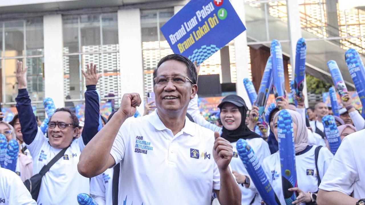 FOTO: Antusias Warga Ikuti Fun Walk Peringatan Hari Kekayaan Intelektual