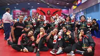 Pose tim para tenis meja Indonesia yang menjadi juara umum di ASEAN Para Games 2023 Kamboja. (Bola.com/Dok NPC Indonesia)