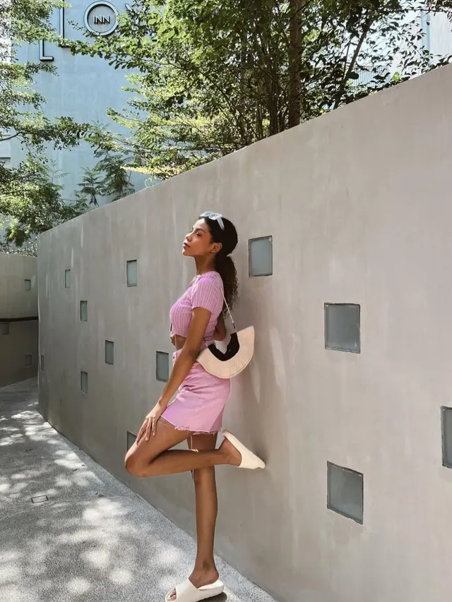 Zsa Zsa Utari sering kali berlibur di Bali, dia pun slelalu mengabadikan momen liburan di media sosial