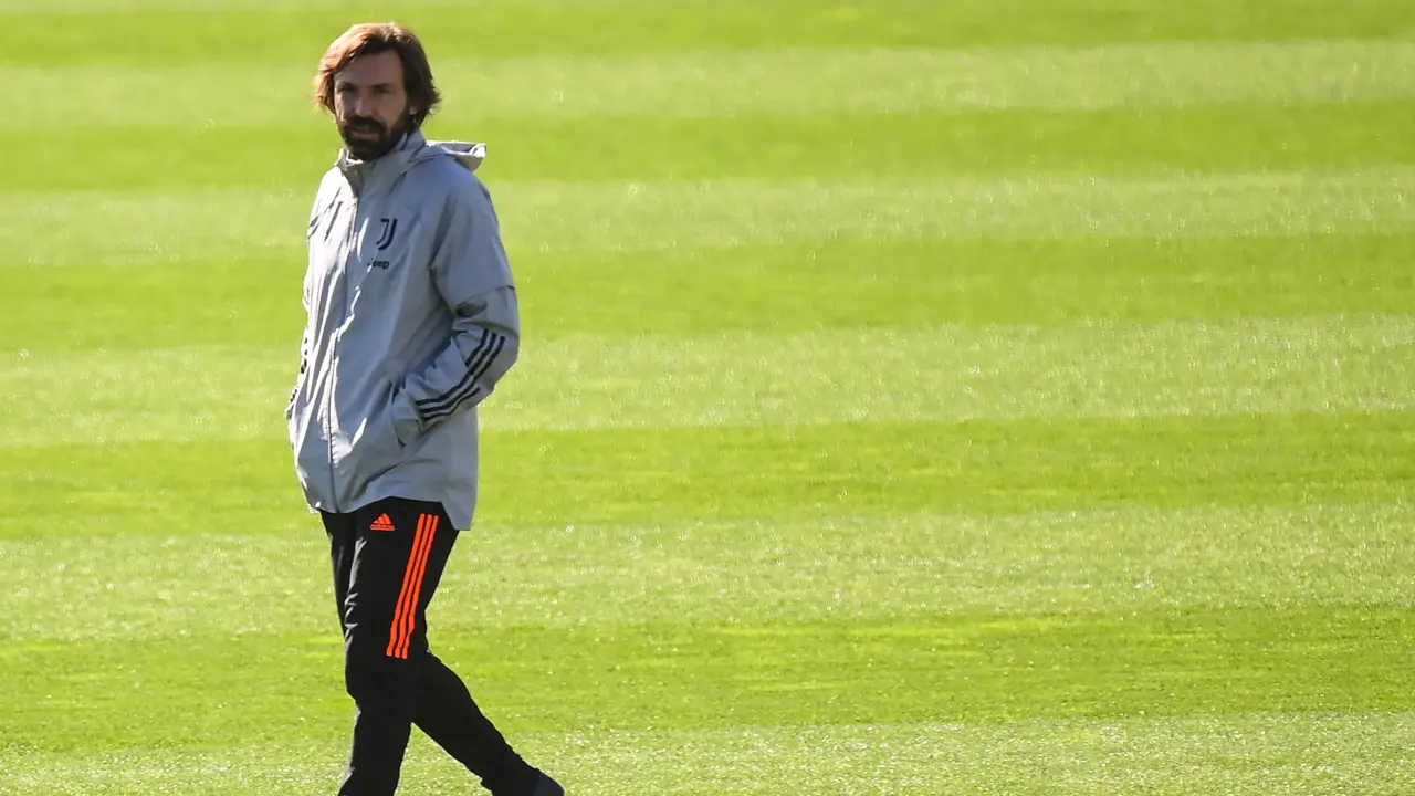 Pelatih Juventus, Andrea Pirlo mempersiapkan timnya menghadapi Barcelona di babak penyisihan grup Liga Champions 2020