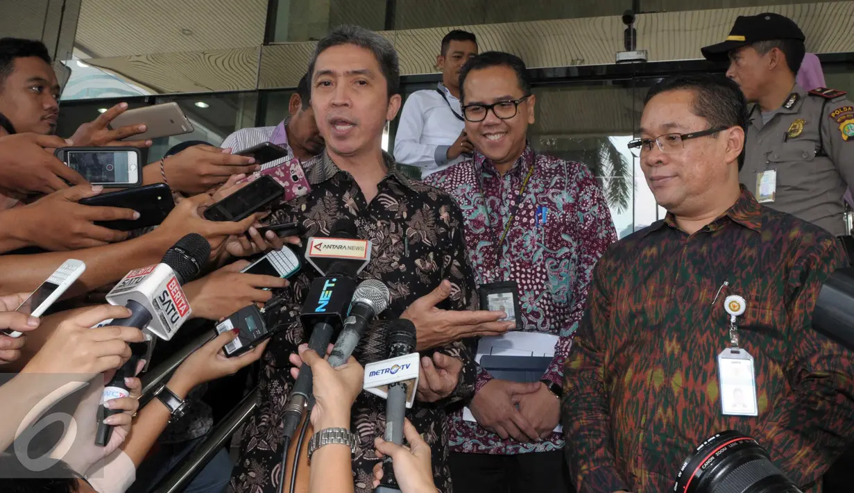 KPK dan Kemenko Bidang Ekonomi RI mendukung salah satu bentuk komitmen para pemimpin G 20 dalam pemberantasan korupsi yakni pelarangan pemberian visa kepada para koruptor di negara peserta G 20, Jakarta, Selasa (29/3/2016). (Liputan6.com/Helmi Afandi)