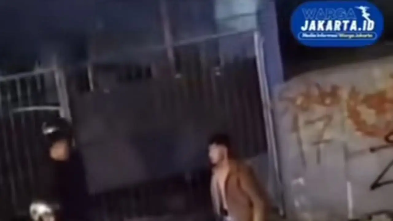 pria ngamuk ngaku polisi di Tebet