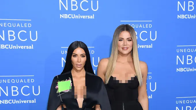 [Bintang] Kim Kardashian dan  Khloe Kardashian