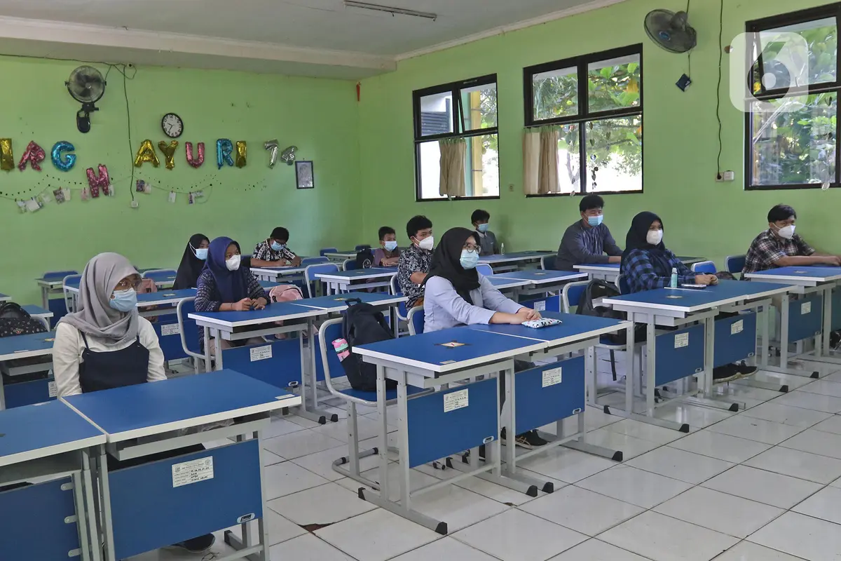 Sekolah Tatap Muka di SMP Negeri 2 Bekasi
