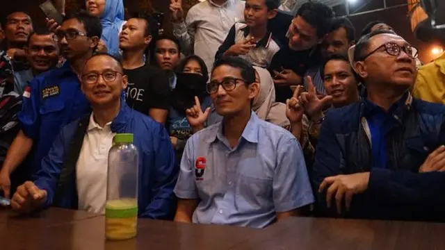 Ketua Umum Partai Amanat Nasional (PAN) Zulkifli Hasan bersama Cawapres nomor 02 Sandiaga Uno (Merdeka)