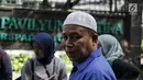 Maturidi, perwakilan keluarga Nyak Sandang, usai menemui awak media di RSPAD Gatot Subroto, Jakarta, Sabtu (31/3). Dari kontribusi Nyak Sandang dan warga Aceh lain, Indonesia akhirnya bisa membeli dua pesawat terbang pertama. (Liputan6.com/Faizal Fanani)