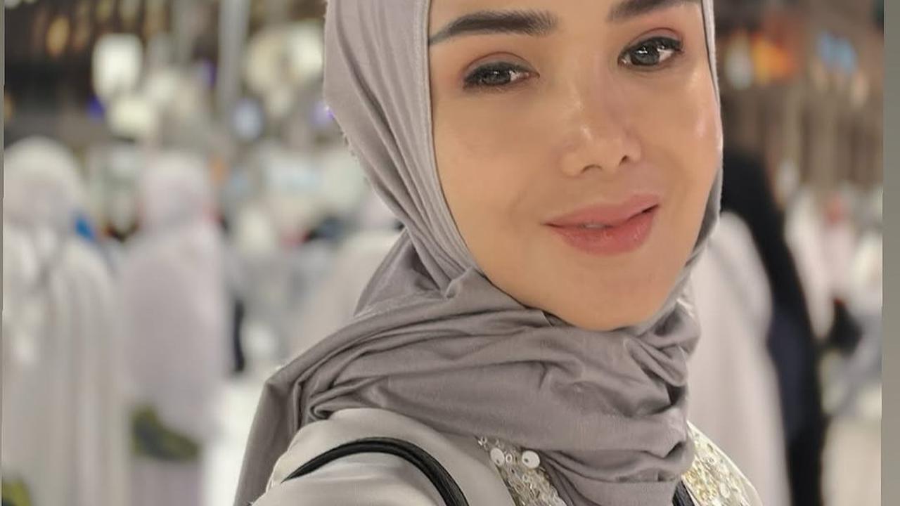Potret Cantik Yuni Shara yang Awet Muda di Usia 52 Tahun