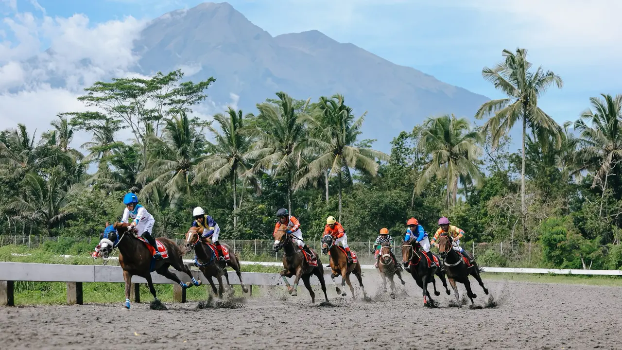 Indonesia’s Horse Racing - Triple Crown