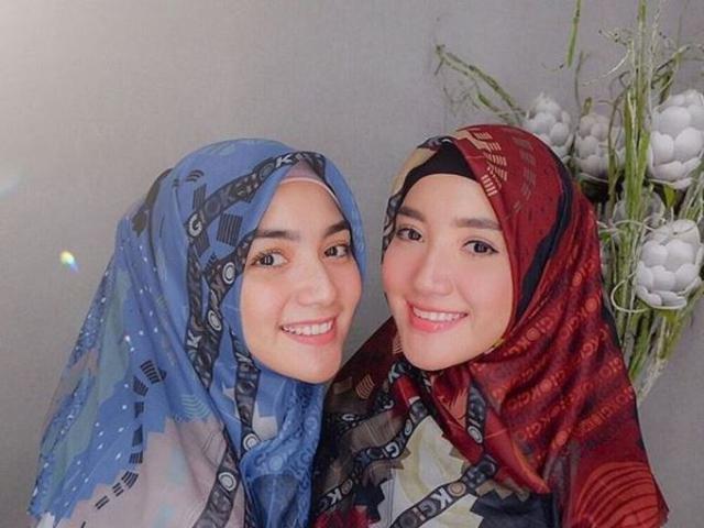 5 Foto Keakraban Citra Kirana Dan Sang Kakak Erica Putri Yang Kompak Berhijab Showbiz Liputan6 Com