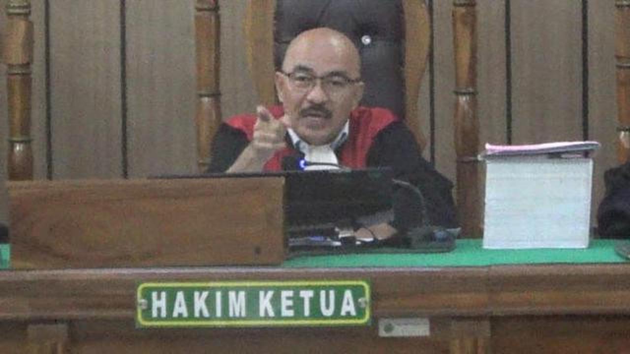 Kondisi Rumah Hakim PN Medan Khamozaro Sebelum Terbakar