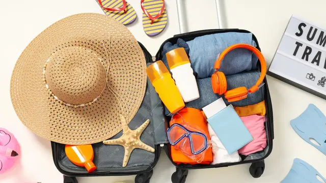 Traveling dengan Anak Jadi Lebih Praktis hanya dengan Satu Koper Kabin untuk Liburan 3 Hari