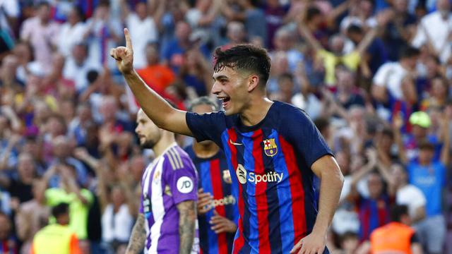 Robert Lewandoski Dua Gol, Barcelona Lumat  Real Valladolid