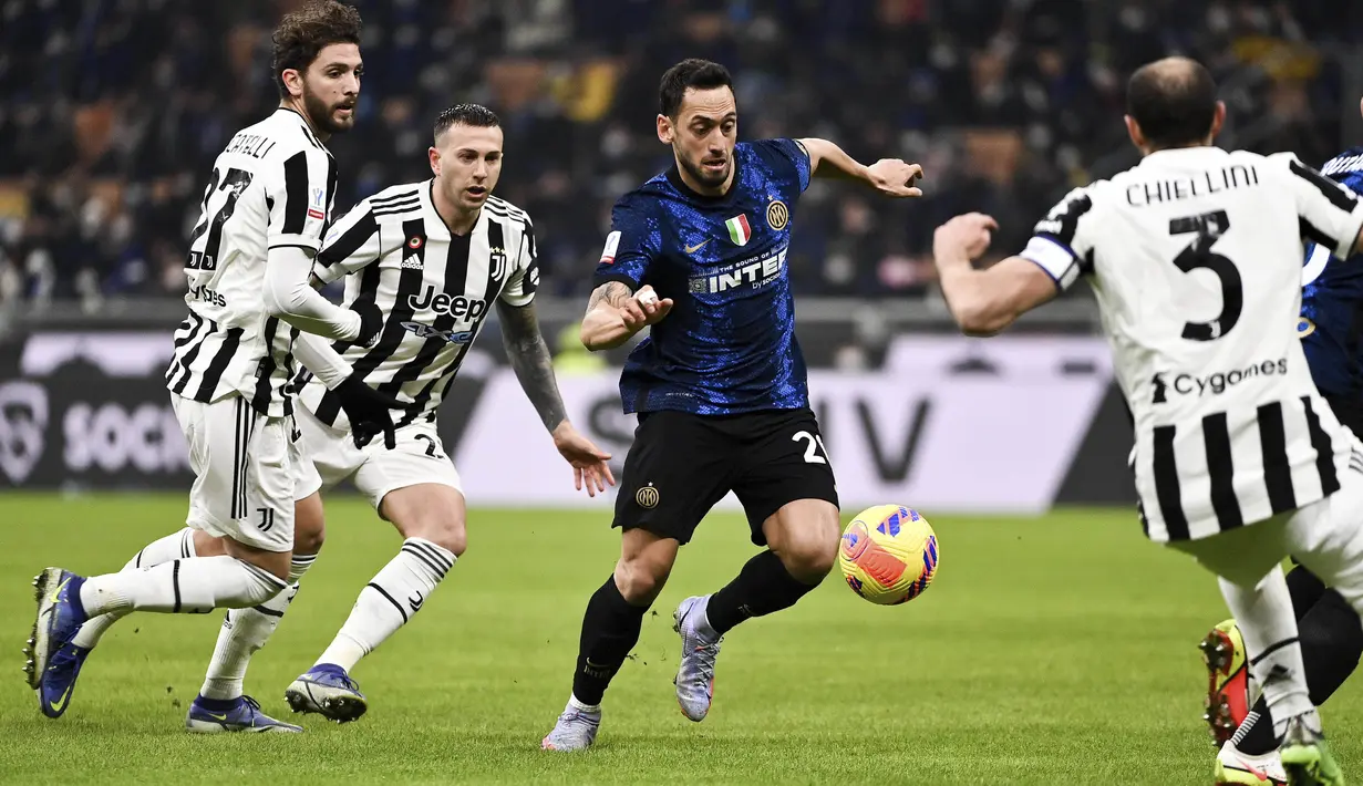 Selepas gol tersebut, kedua tim beberapa kali menciptakan peluang untuk menambah skor tetapi pada akhirnya hasil 1-1 tak berubah hingga waktu normal berakhir. (Spada/LaPresse via AP)